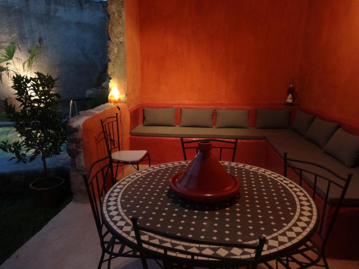 Les Remparts Bed & Breakfast Capestang Exterior photo