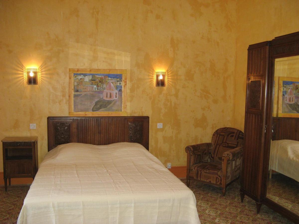 Les Remparts Bed & Breakfast Capestang Exterior photo