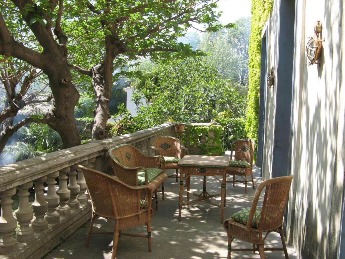 Les Remparts Bed & Breakfast Capestang Exterior photo